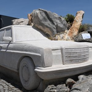 Spomenik Mercedesu