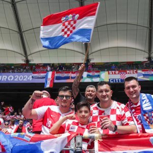 Navijači uoči utakmice Hrvatska - Albanija