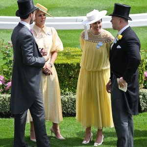 Zara Tindall, Mike Tindall