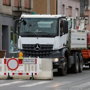 Ozaljska ulica zatvorena je za sav promet zbog radova na izgradnji novog vodoopskrbnog cjevovoda
