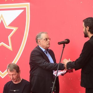 Komemoracija za košarkaša Dragana Kapičića