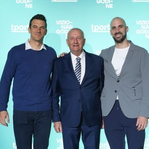 Martin i Valent Sinković s trenerom Nikolom Bralićem