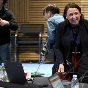Žene u Vladi dočekao buket cvijeća