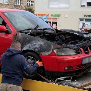 Zapalio se automobil