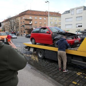 Zapalio se automobil