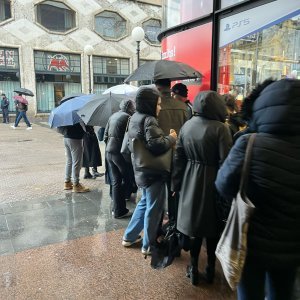 Gužva pred Tisak Media poslovnicom