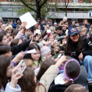 Doček Zrinke Ljutić u njezinom kvartu Sloboštini