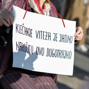 Zagreb: Molitelji se okupili na glavnom trgu, organiziran i protuprosvjed