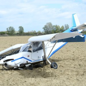 Srušio se mali avion kod Siska