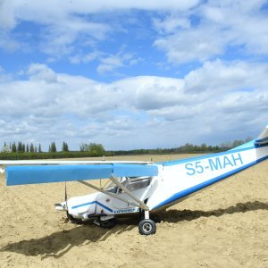 Srušio se mali avion kod Siska