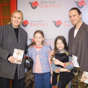 Martina Štritof i Ljupka Gojić Mikić s kćerima