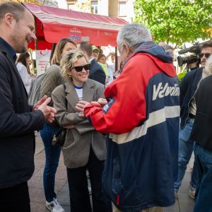 Ivana Kekin s građanima u centru Zagreba