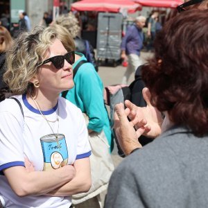 Ivana Kekin s građanima u centru Zagreba