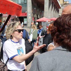Ivana Kekin s građanima u centru Zagreba