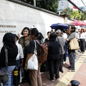 Vjernici diljem svijeta opraštaju se od Pape