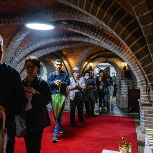 Vjernici diljem svijeta opraštaju se od Pape