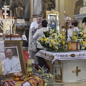 Vjernici diljem svijeta opraštaju se od Pape