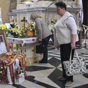 Vjernici diljem svijeta opraštaju se od Pape