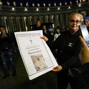 Vjernici diljem svijeta opraštaju se od Pape