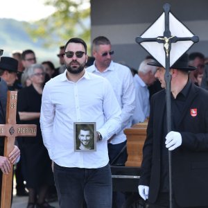 Pokopan bivši hrvatski nogometni reprezentativac Nikola Pokrivač