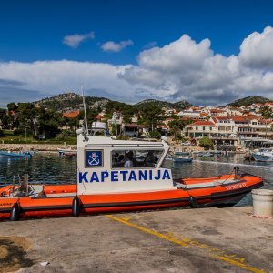 Onečišćenje mora na Hvaru
