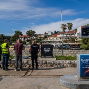 Onečišćenje mora na Hvaru
