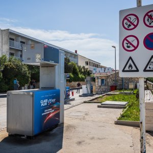 Onečišćenje mora na Hvaru