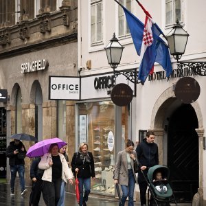 Zastave na pola koplja u Zagrebu