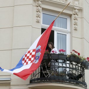 Zastave na pola koplja u Zagrebu
