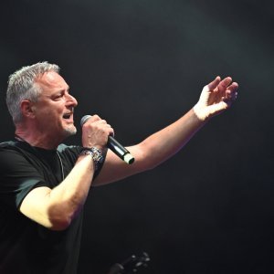 Thompson na koncertu 'Split slavi, moli i voli'