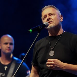 Thompson na koncertu 'Split slavi, moli i voli'