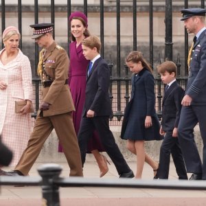Vojvotkinja Sophie, princ Edward, Kate Middleton, princ William, princ George, princ Louis i princeza Charlotte