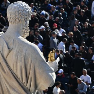 Trg svetog Petra uoči inauguracije pape