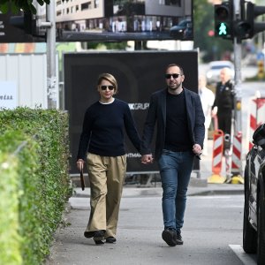 Tomislav Tomašević sa suprugom Ivom stigao na glasanje