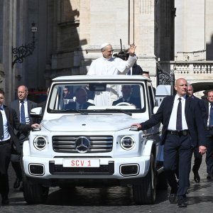 Papa Lav XIV.