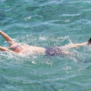 Najpoznatija dubrovačka plaža Banje puna je kupača