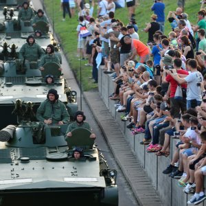 Vojni mimohod u Zagrebu 2015.