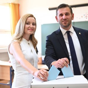 Kandidat za gradonačelnika Splita Tomislav Šuta sa suprugom
