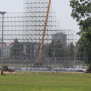 Pripreme za Thompsonov koncert na Hipodromu