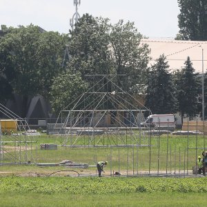 Pripreme za Thompsonov koncert na Hipodromu