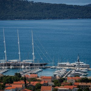 Jahte Jeffa Bezosa u Marini Kaštela