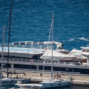 Jahte Jeffa Bezosa u Marini Kaštela