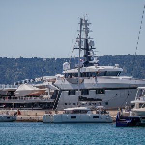 Jahte Jeffa Bezosa u Marini Kaštela
