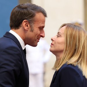 Emmanuel Macron i Giorgia Meloni