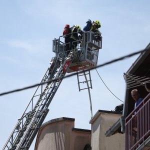 Požar na krovištu kuće na Trešnjevci