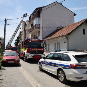 Požar na krovištu kuće na Trešnjevci