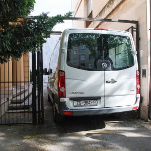 Privođenje uhićenih u aferi Sveti Duh