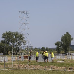 Radovi na Hipodromu za koncert Marka Perkovića Thompsona