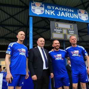 Tradicionalna utakmica nakon svečanog obilježavanja 36. obljetnice osnutka HDZ-a na terenu NK Jarun