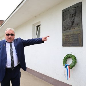 Tradicionalna utakmica nakon svečanog obilježavanja 36. obljetnice osnutka HDZ-a na terenu NK Jarun